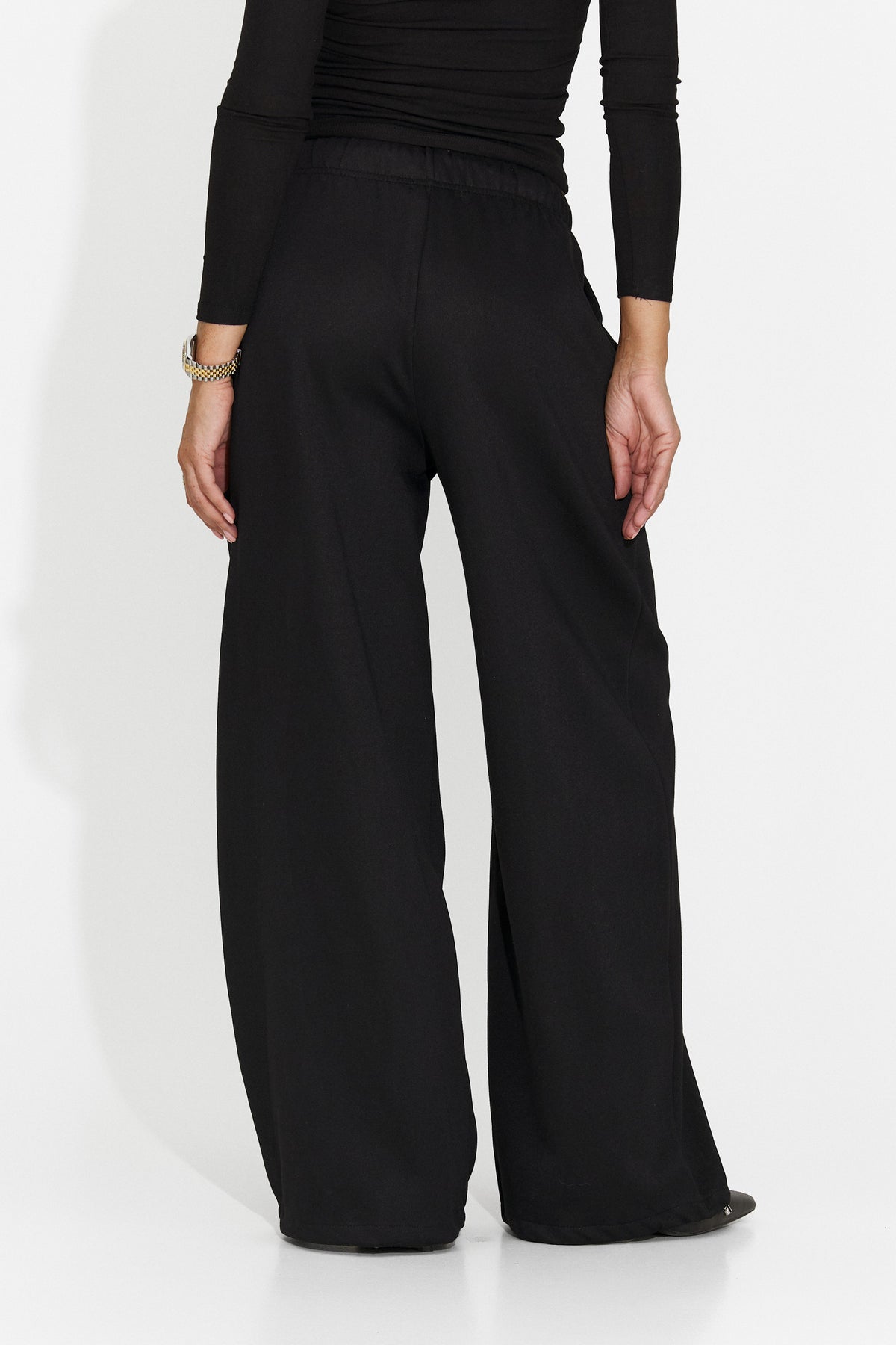 Pantaloni casual negri Valadzora Bogas