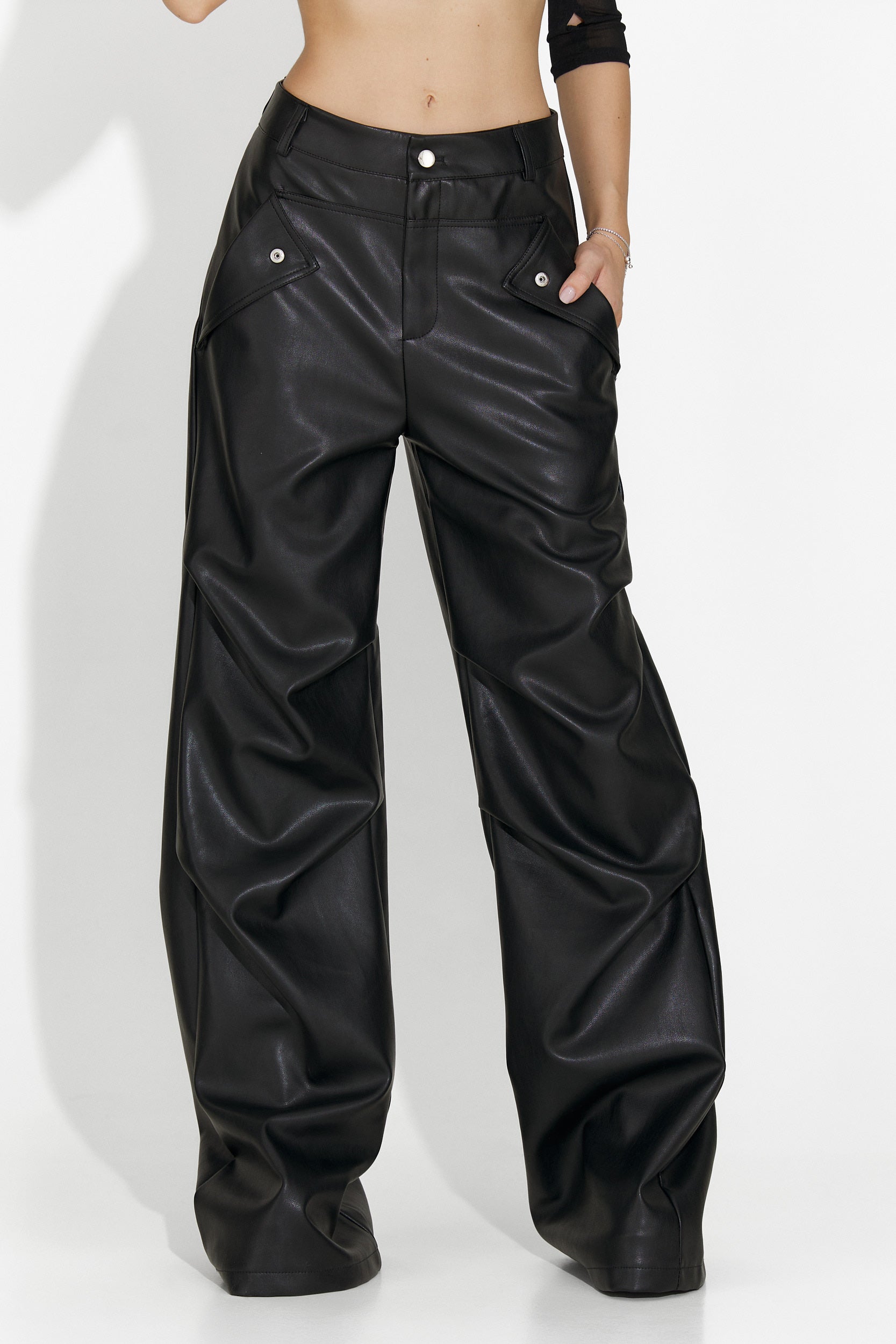 Spodnie damskie casual czarne Savelis Bogas