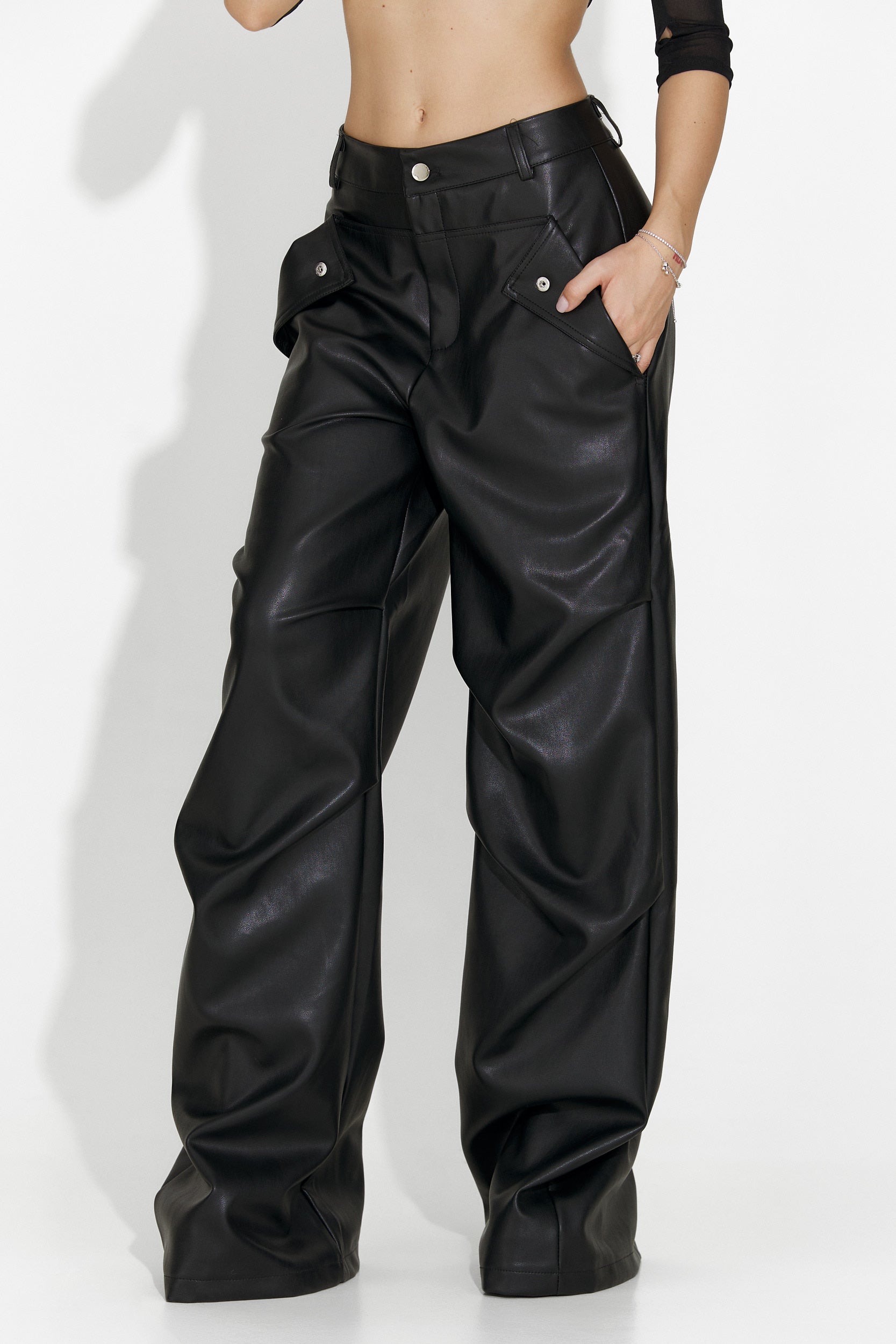 Spodnie damskie casual czarne Savelis Bogas