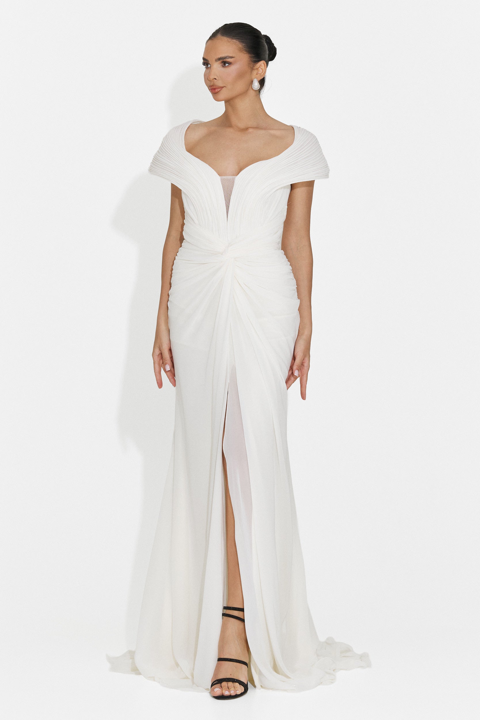 Emilias Bogas langes weißes Damenkleid