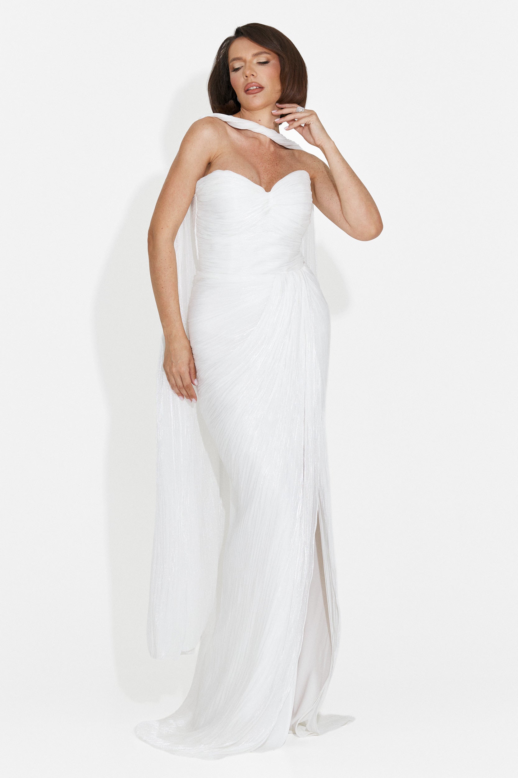 Gretas langes weißes Damenkleid