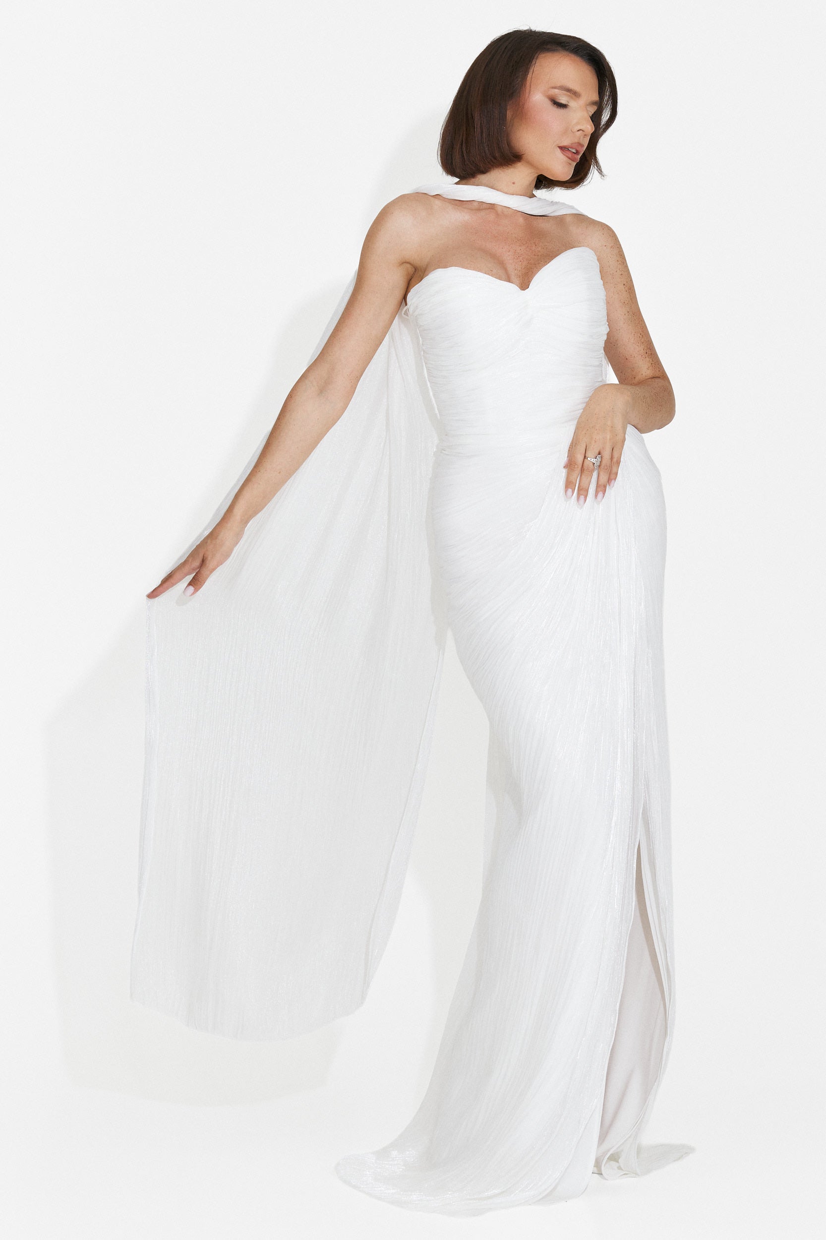 Gretas langes weißes Damenkleid