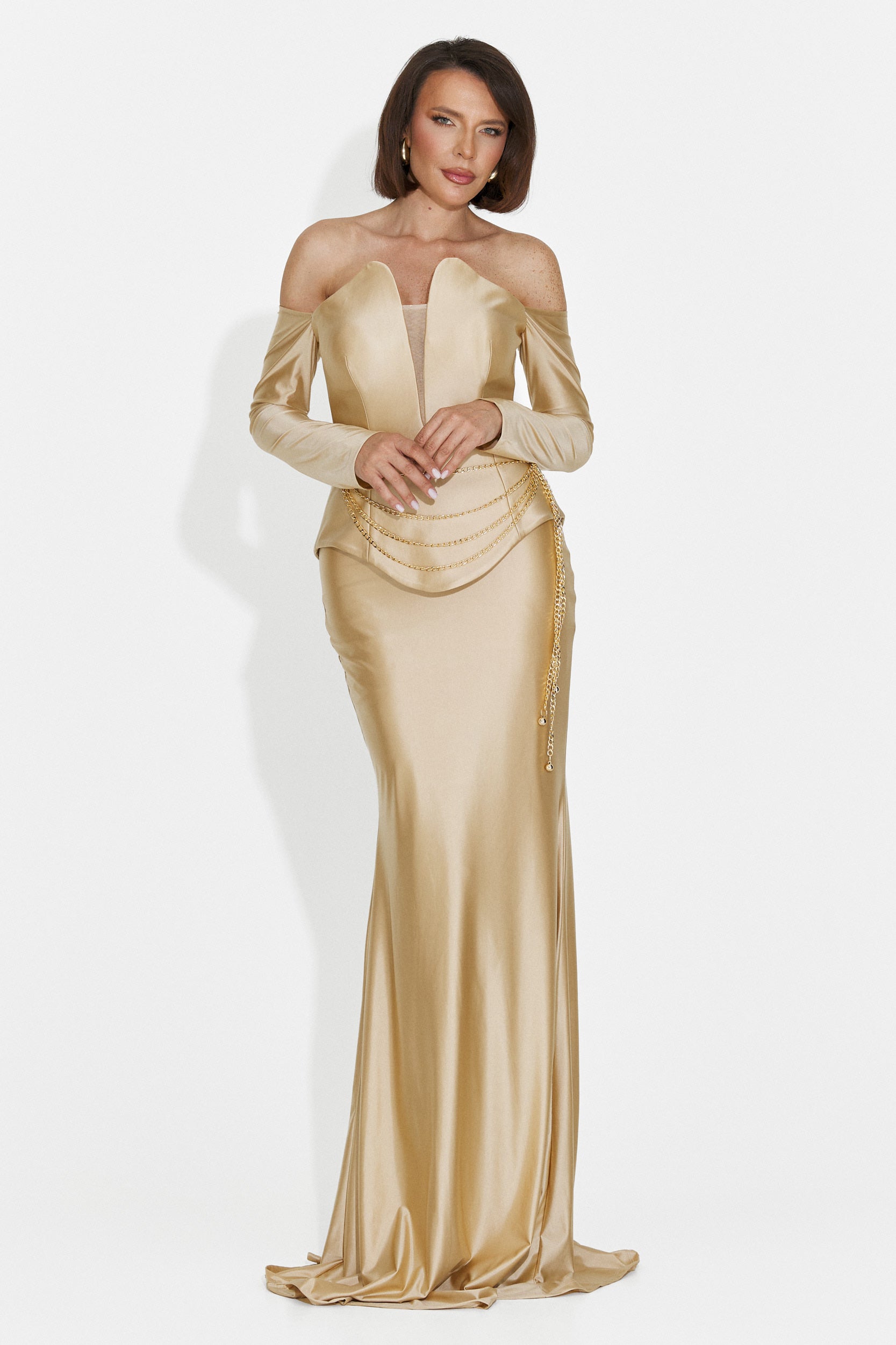 Paulinas langes beiges Damenkleid