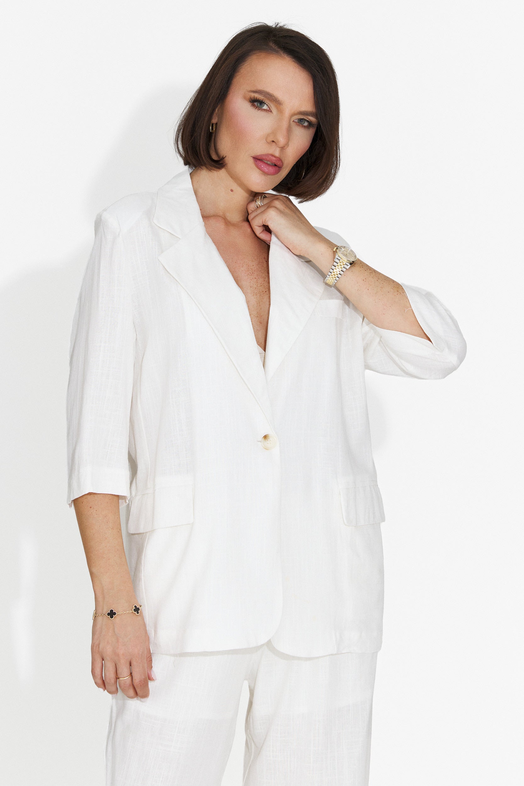 Elegant white Sweta Bogas ladies blazer
