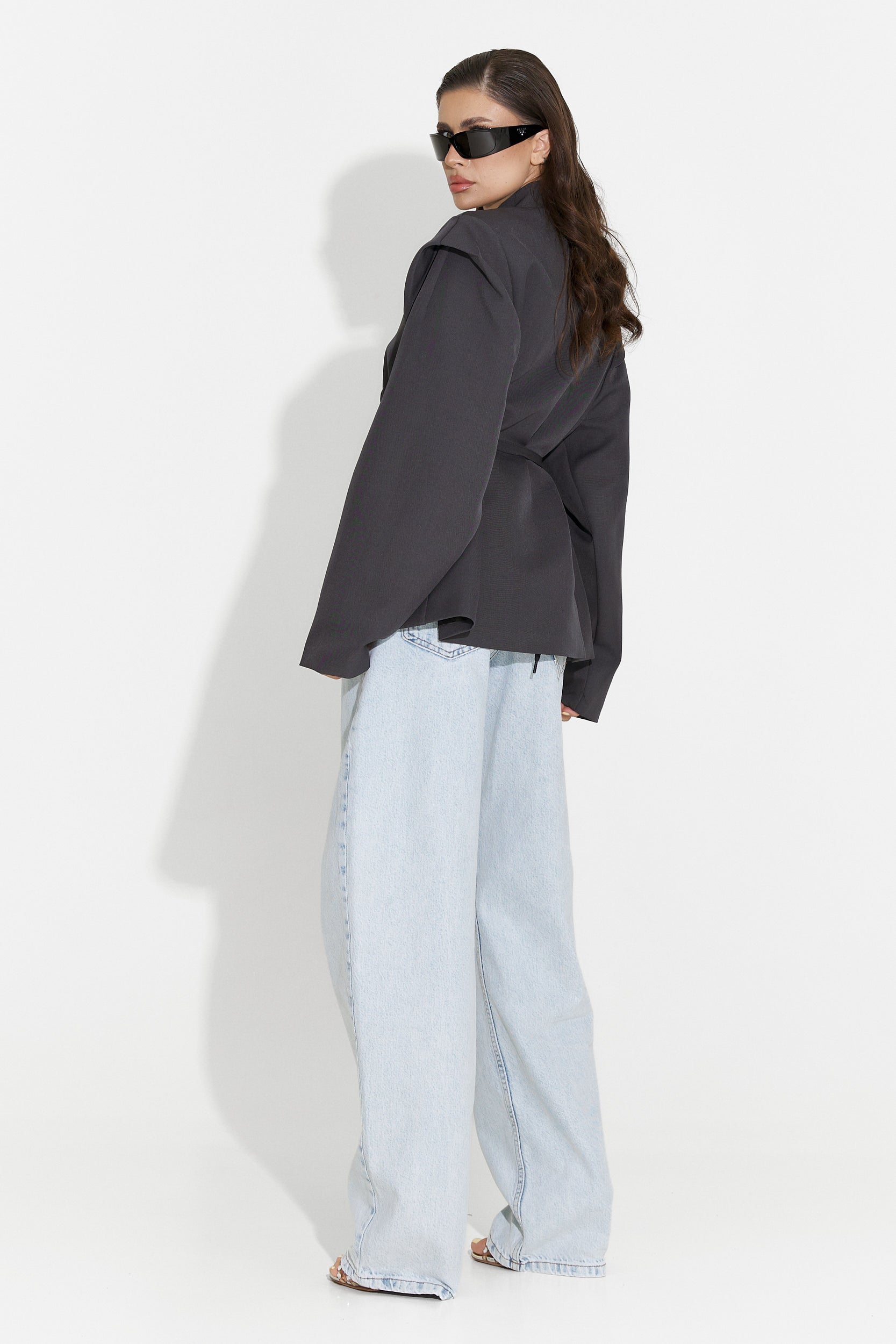 Eleganter grauer Ariah Bogas Damenblazer