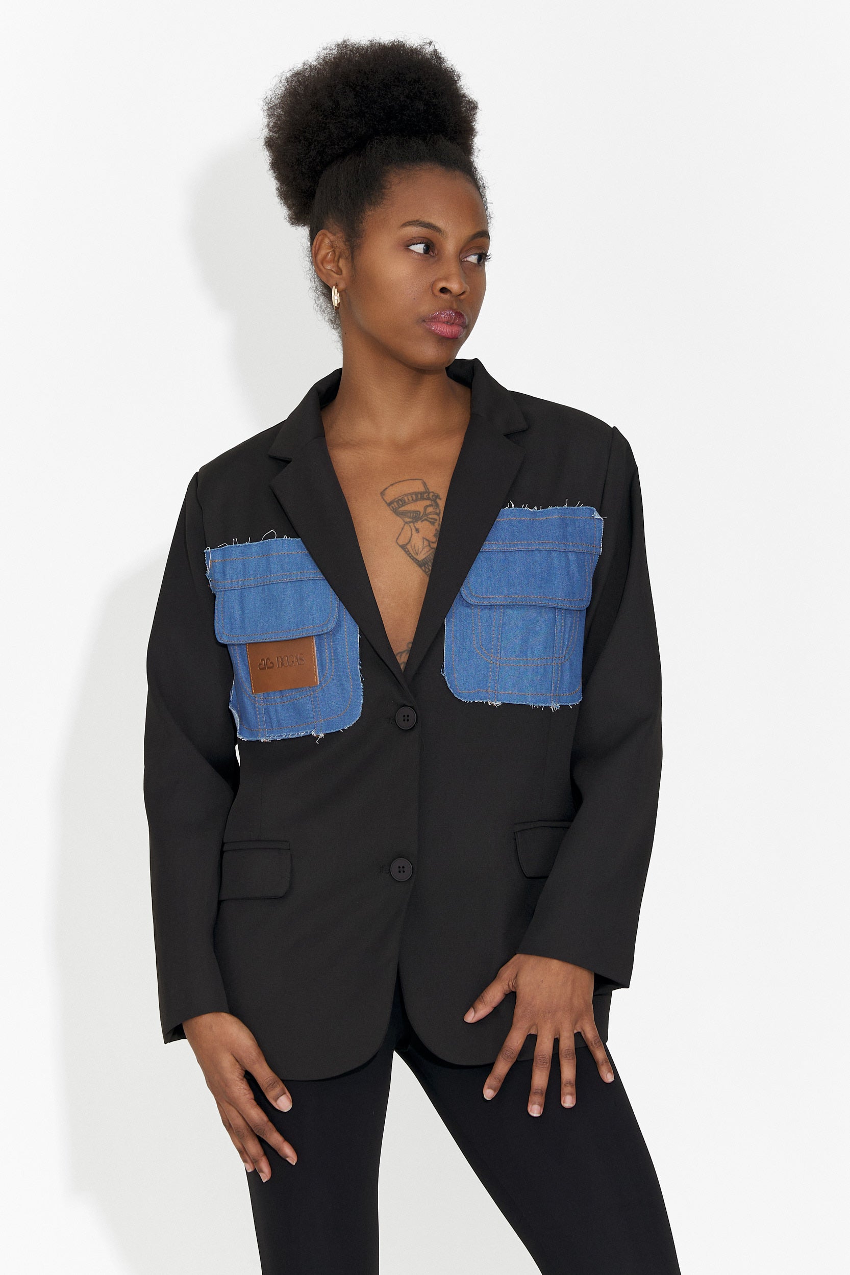 Elegant black ladies blazer Graziela Bogas