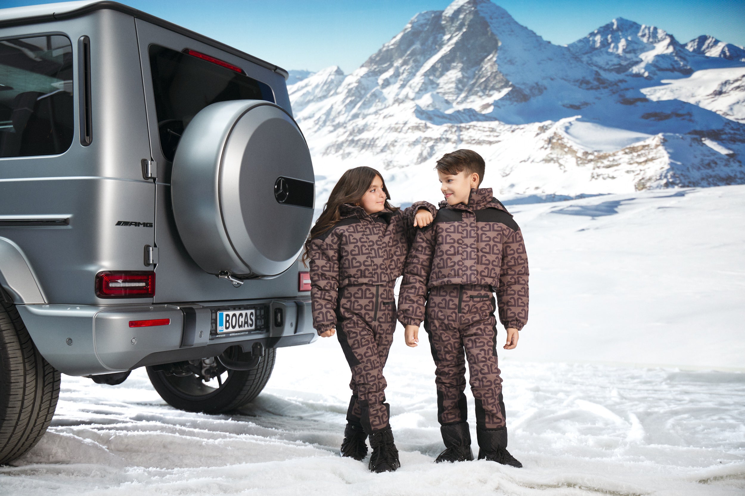 Brązowy kombinezon narciarski dla dzieci Alisone Bogas