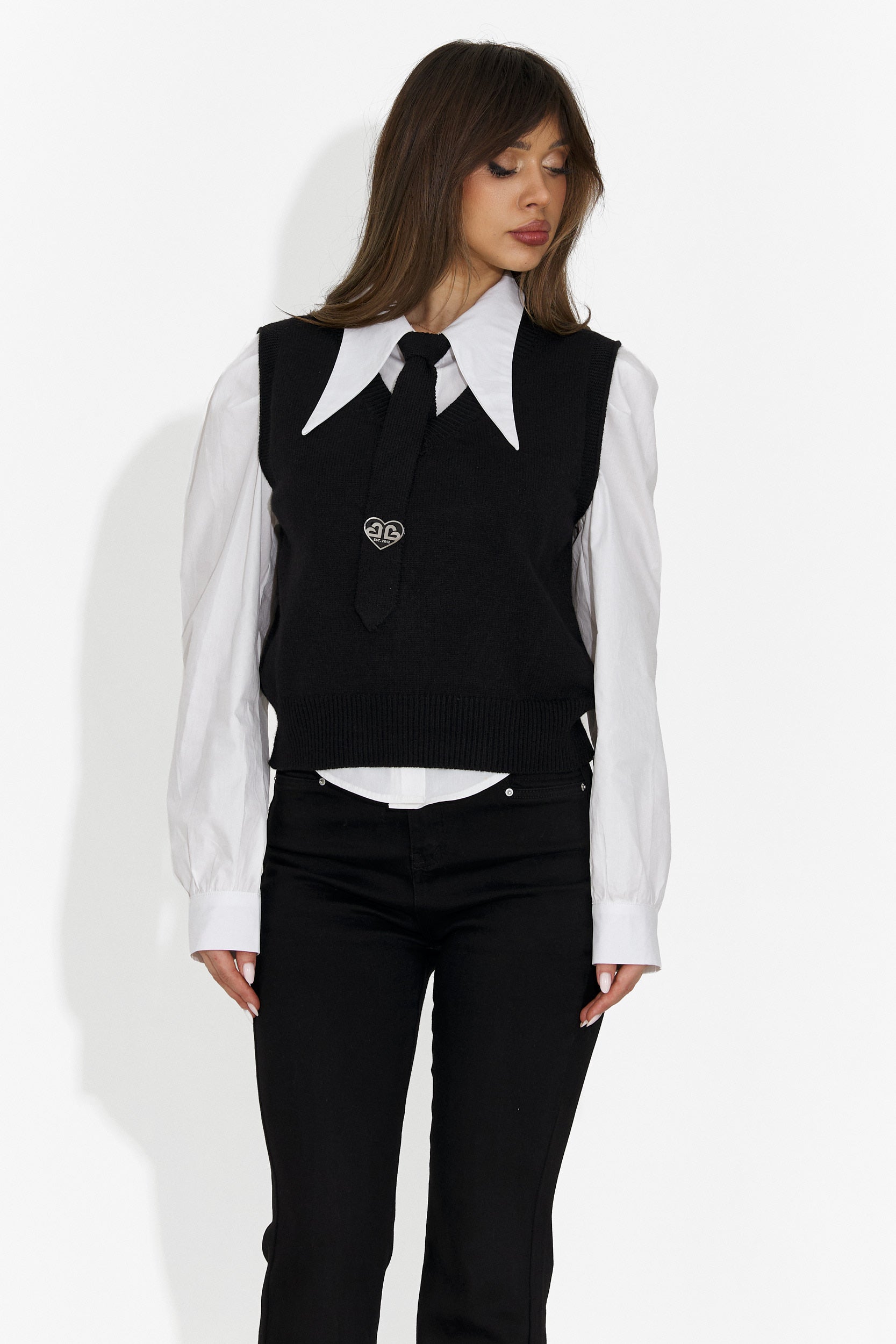 Conjunto de mujer 3 piezas camisa + chaleco + corbata negra Ofeliana Bogas