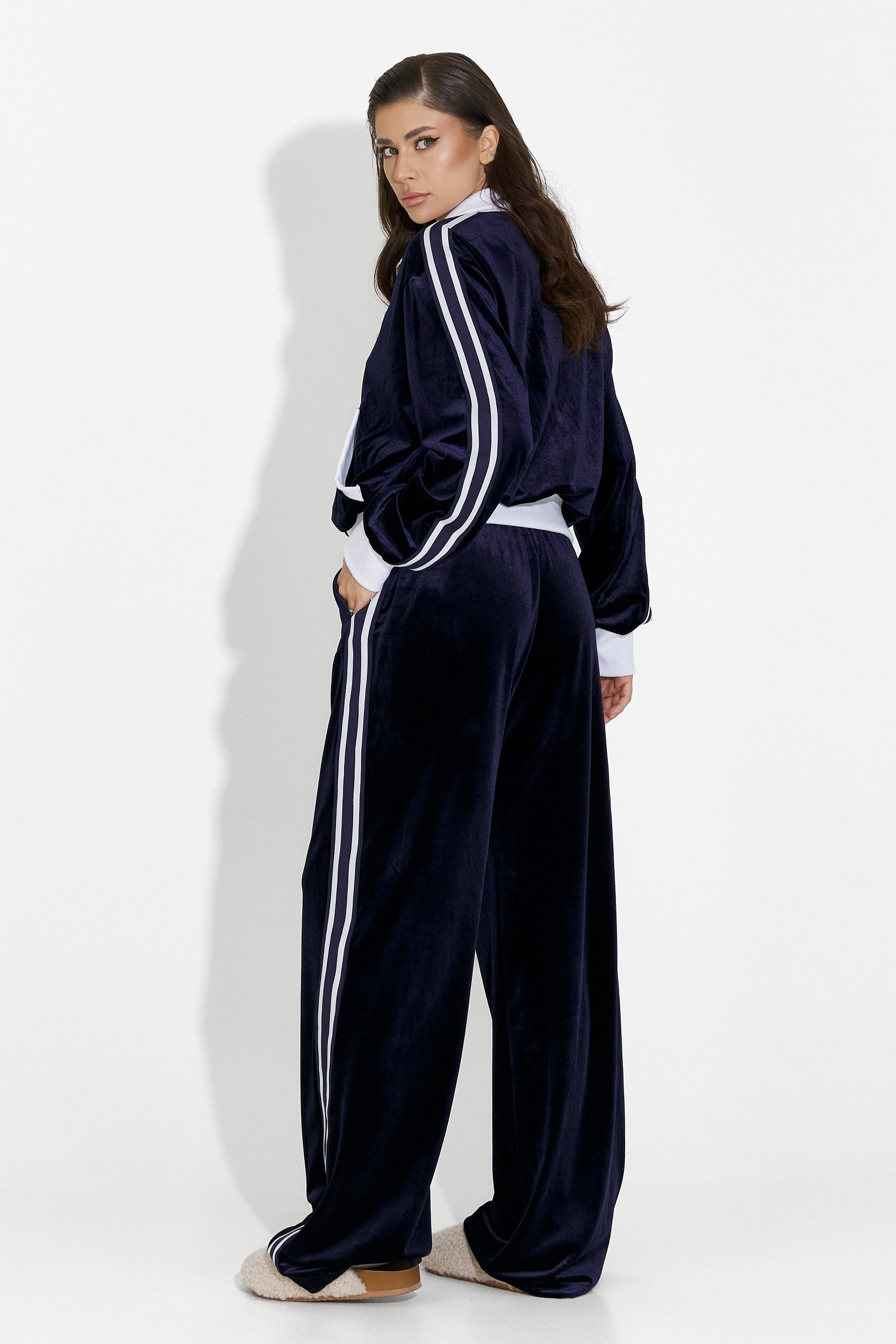 Σετ γυναικείο casual μπλε σκούρο Chanela Bogas