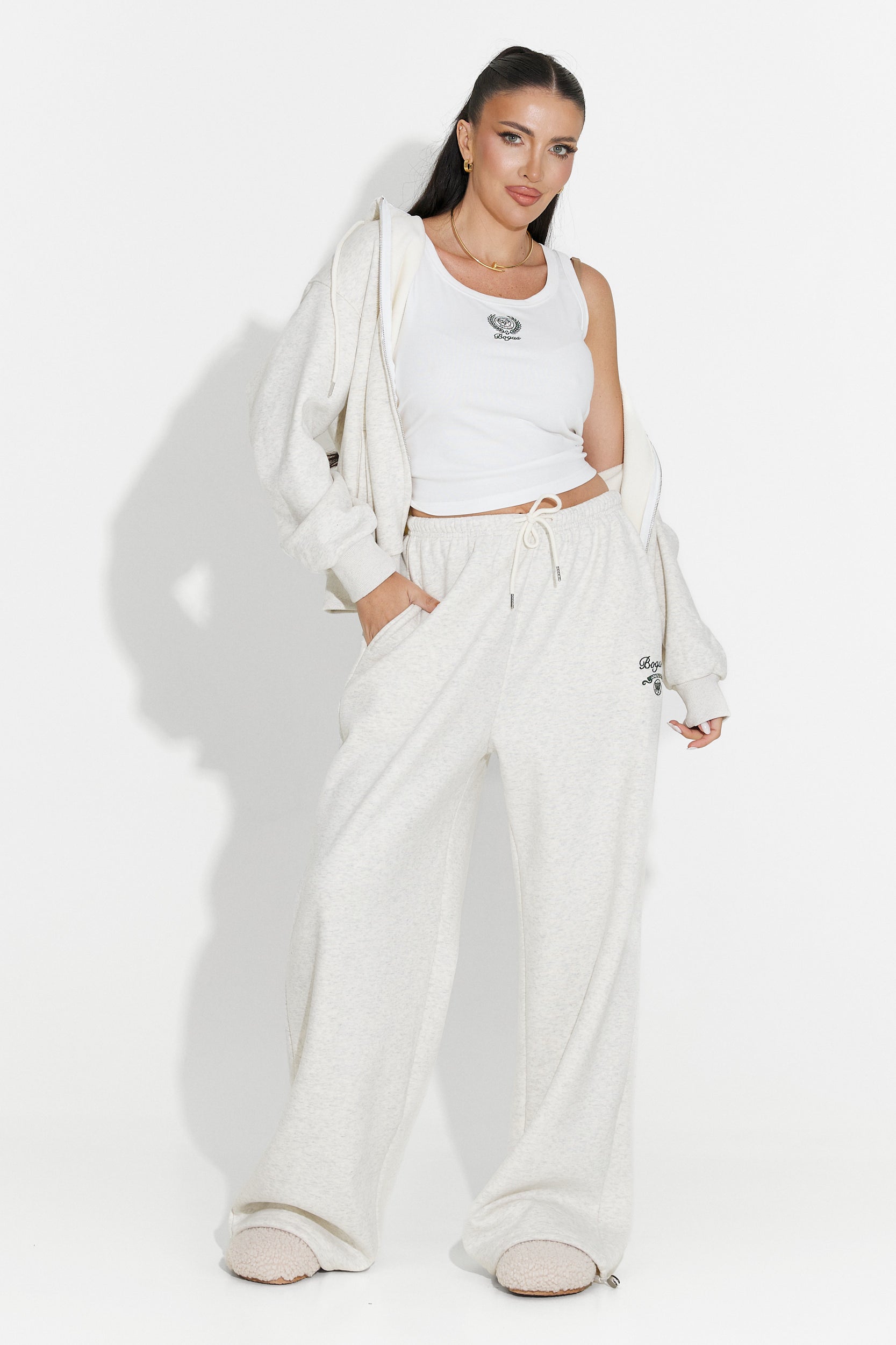 Entrenamiento Casual Gris para Mujeres de Kalira Bogas