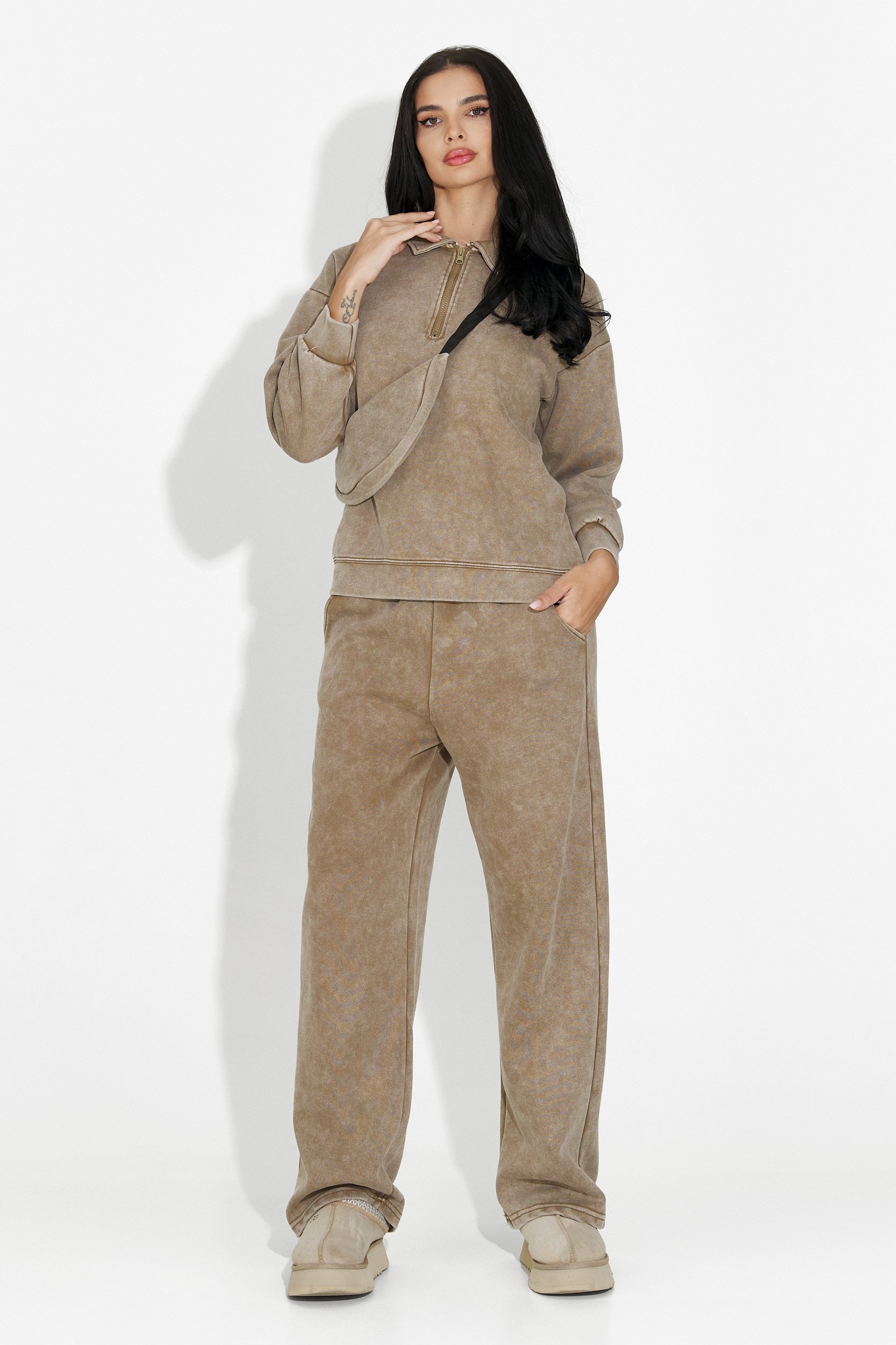 Casual brown Dionea Bogas women's training suit