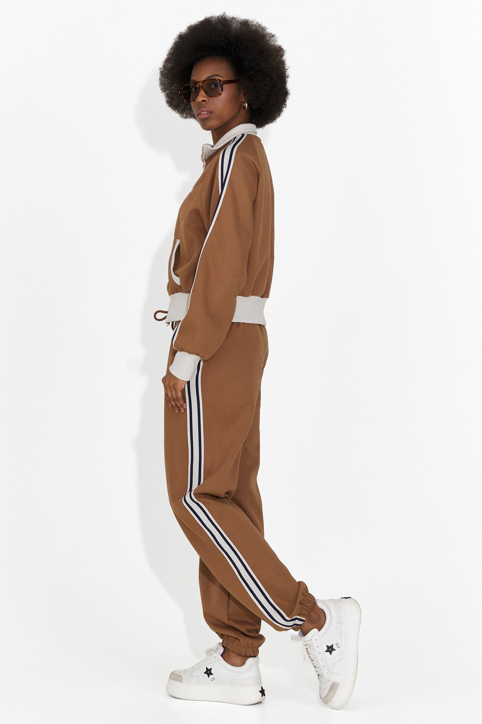 Casual brown Taisha Bogas women's training suit