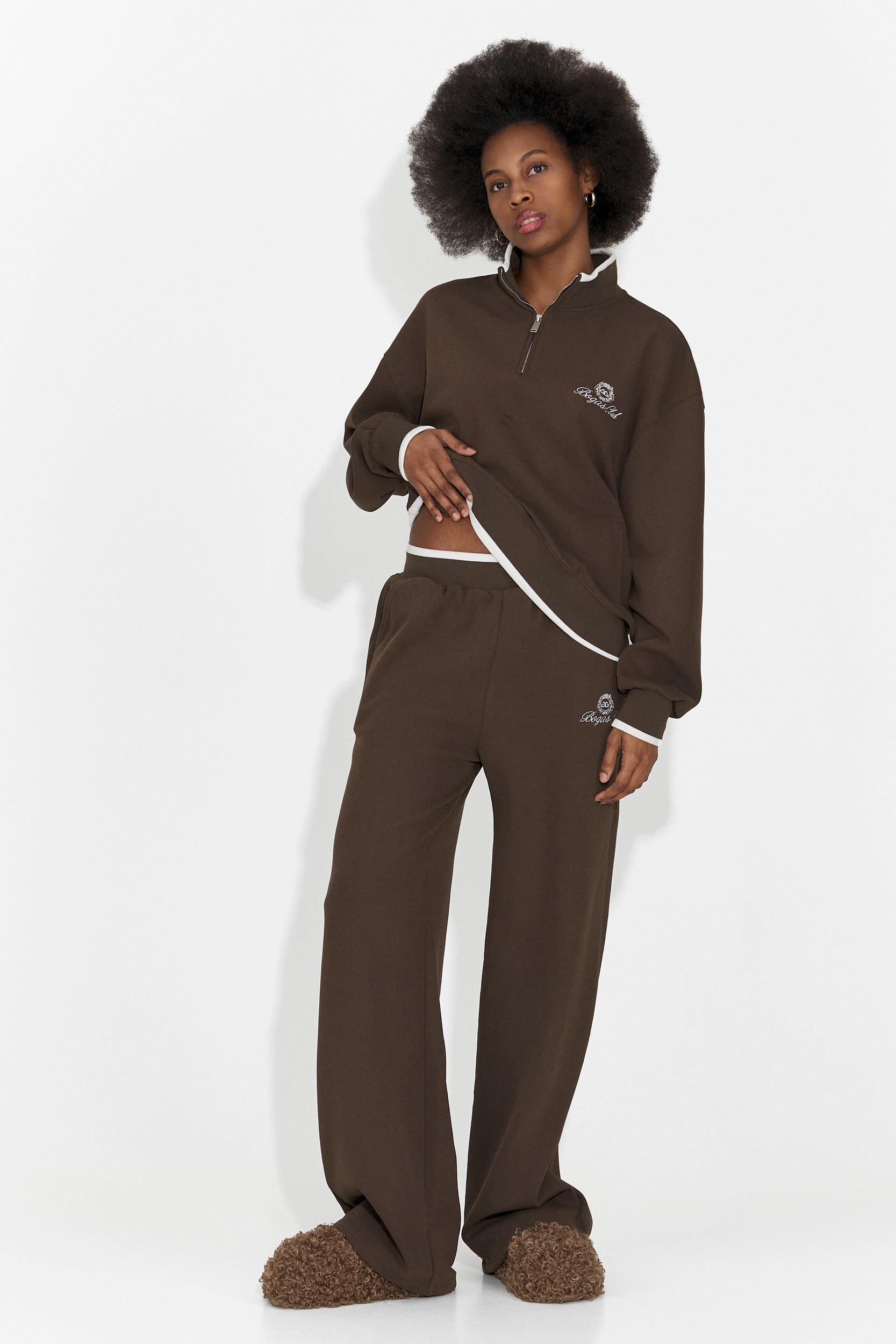 Trening damski casual brązowy Vilma Bogas