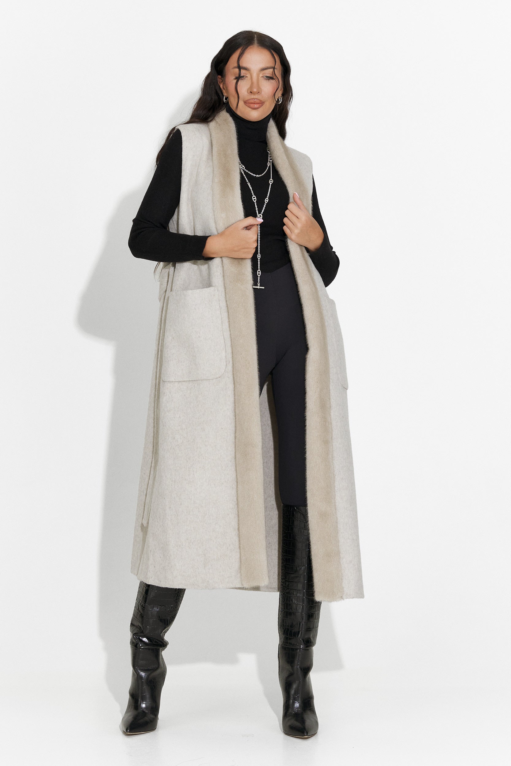 Gilet Beige Élégant pour Dames par Brania Bogas