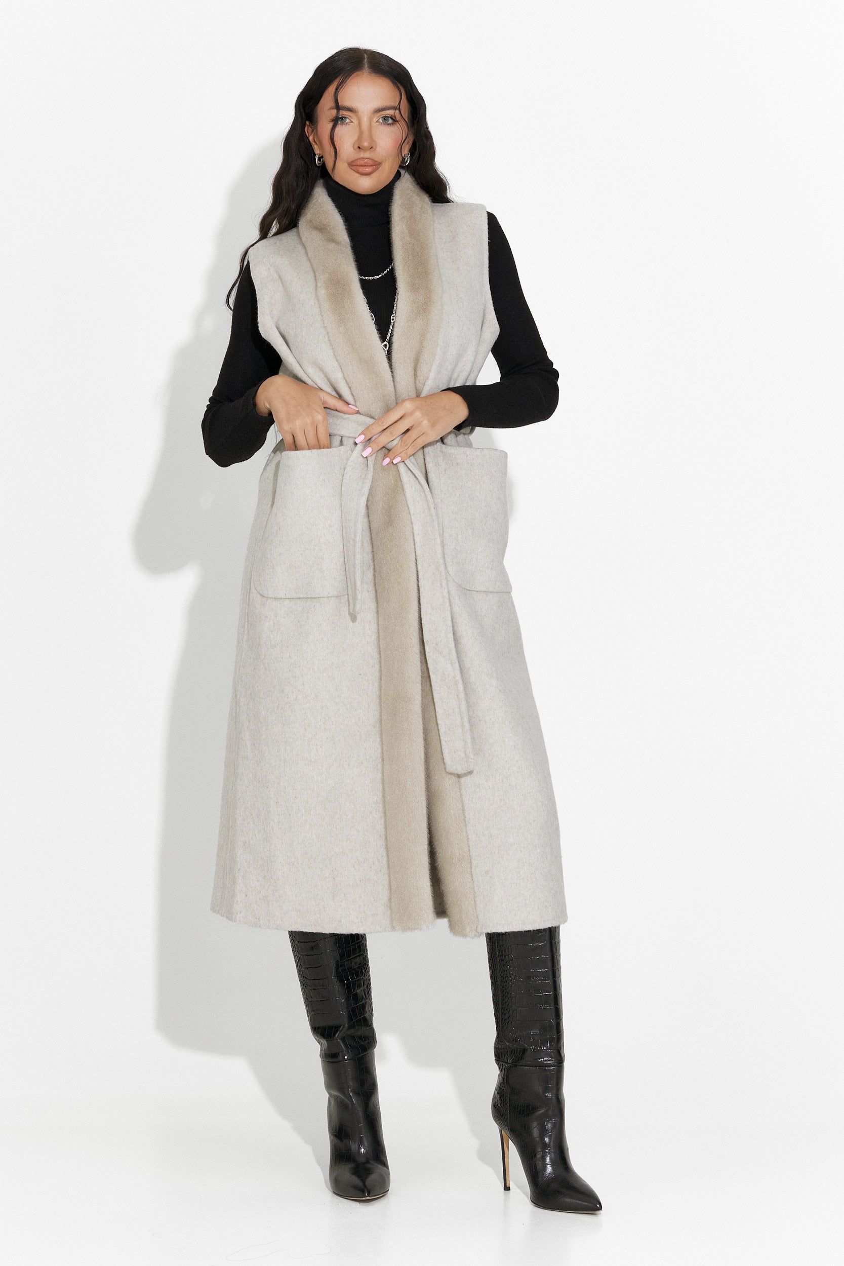 Gilet Beige Élégant pour Dames par Brania Bogas